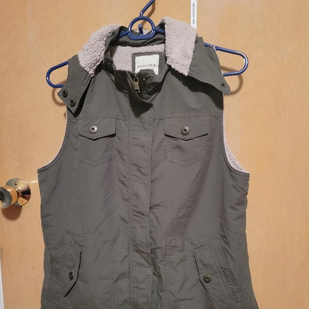 Sonoma Green Vest with Hood with Sherpa Inside- Size- Medium